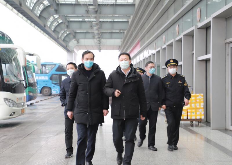 局領(lǐng)導至常州汽車站開展節(jié)前一線服務(wù)窗口走訪和安全、防疫督查