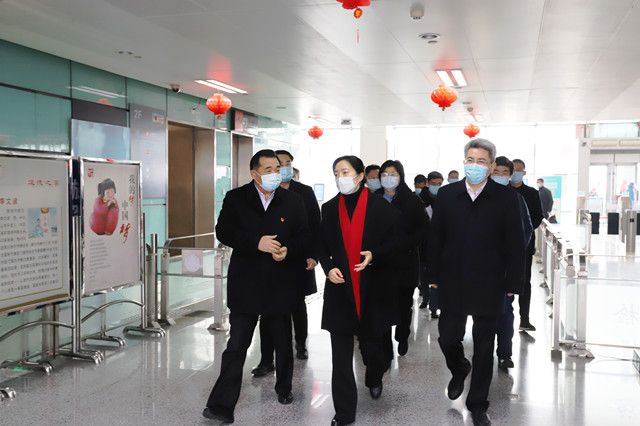 市領導至車站走訪慰問和疫情防控、保供應保安全保暢通工作督查