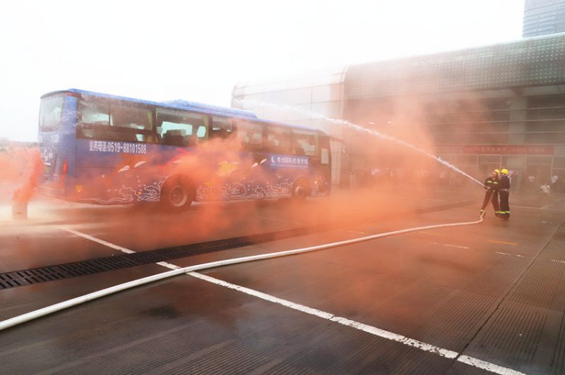 常運(yùn)集團(tuán)開展突發(fā)事件、消防應(yīng)急演練